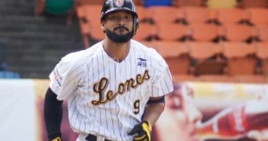 José Rondón Leones del Caracas