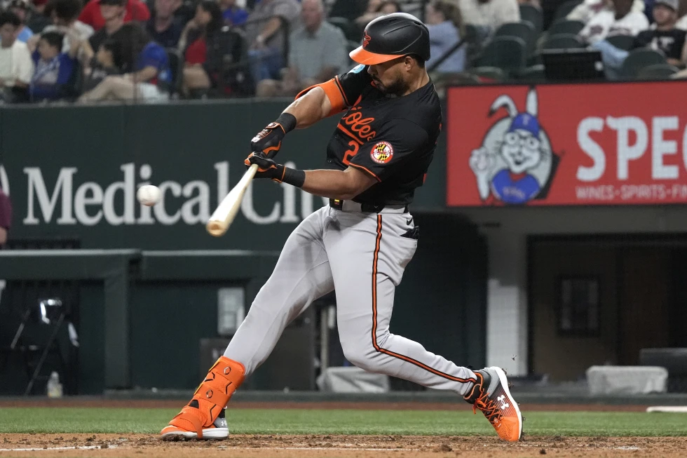 Anthony Santander entra al club de 40 jonrones