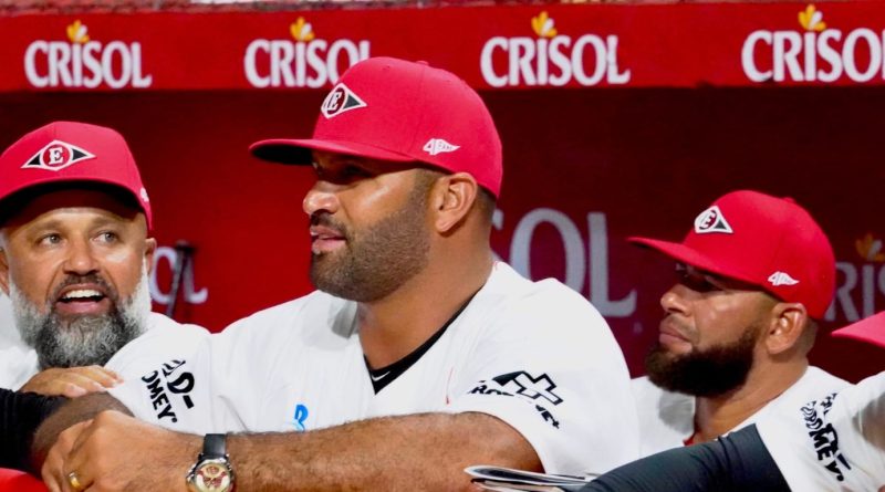 Albert Pujols busca los mejores resultados en la LIDOM