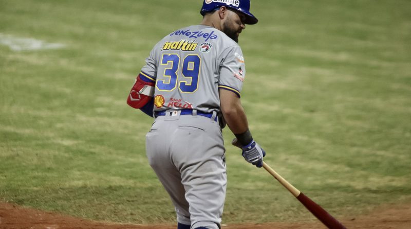 Renato Núñez entre los líderes individuales en jonrones e impulsadas de la LVBP