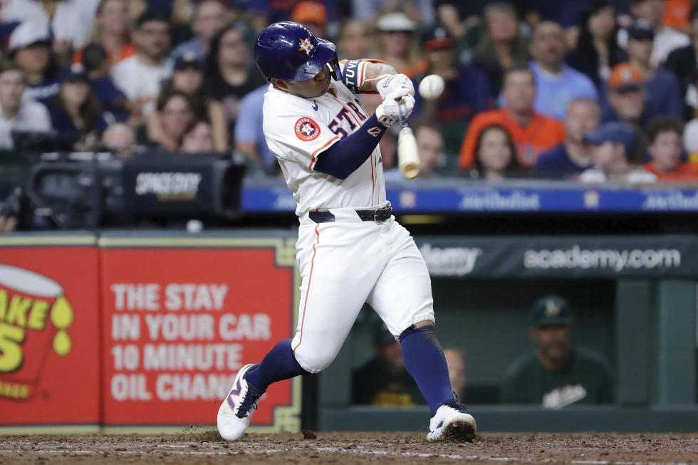 José Altuve pega jonrón decisivo de dos carreras