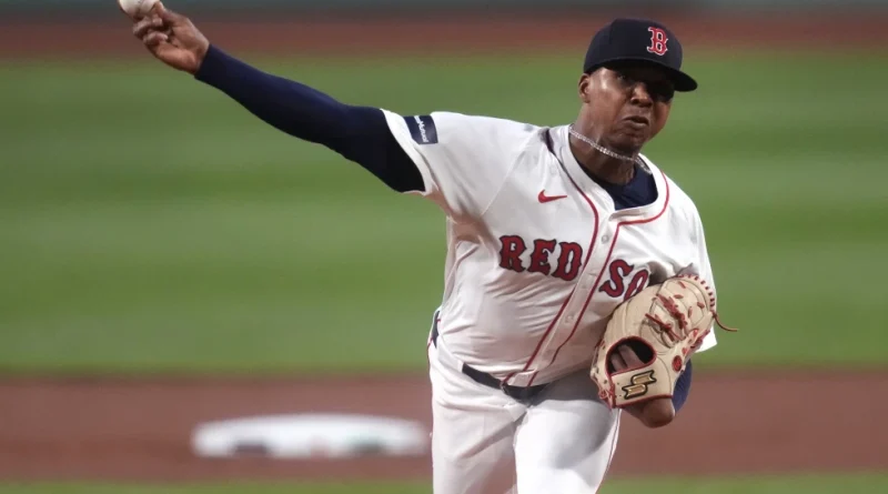 Brayan Bello lanza completo y poncha a 10