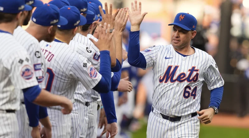 Carlos Mendoza y los Mets muy cerca en las tabla de posiciones