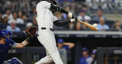 Cody Bellinger pega tres jonrones