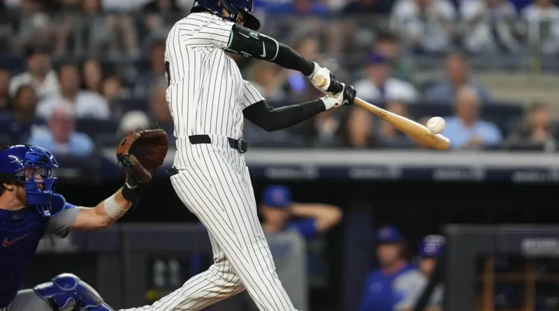 Cody Bellinger pega tres jonrones