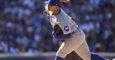 Daniel Palencia y los Cachorros dominan a Padres