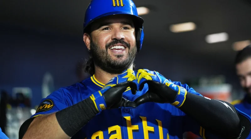 Eugenio Suárez estará en la postemporada MLB 2025