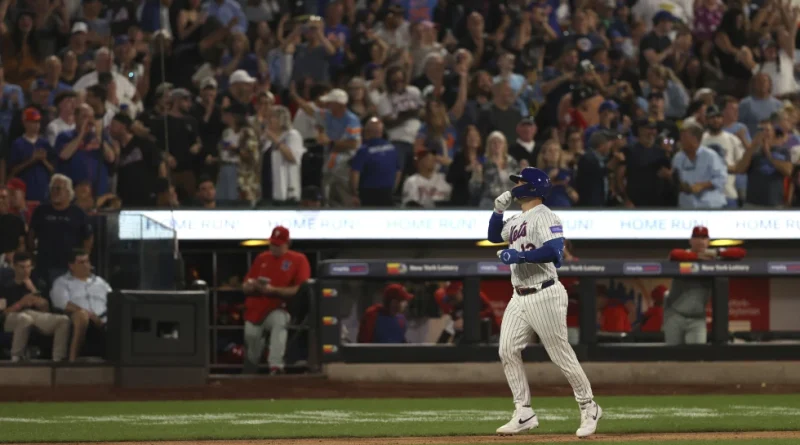Luis Torrens se une a fiesta batazos de los Mets