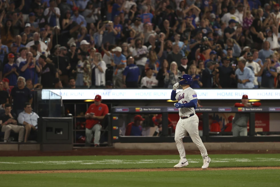 Luis Torrens se une a fiesta batazos de los Mets 