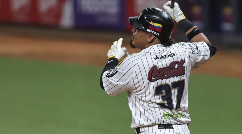 Aldrem Corredor Jugador de la Semana LVBP