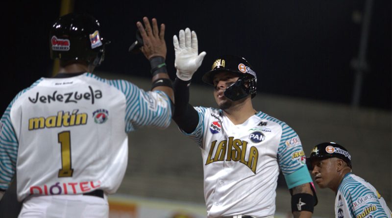 Carlos Pérez uno de los héroes del Opening Day de la LVBP
