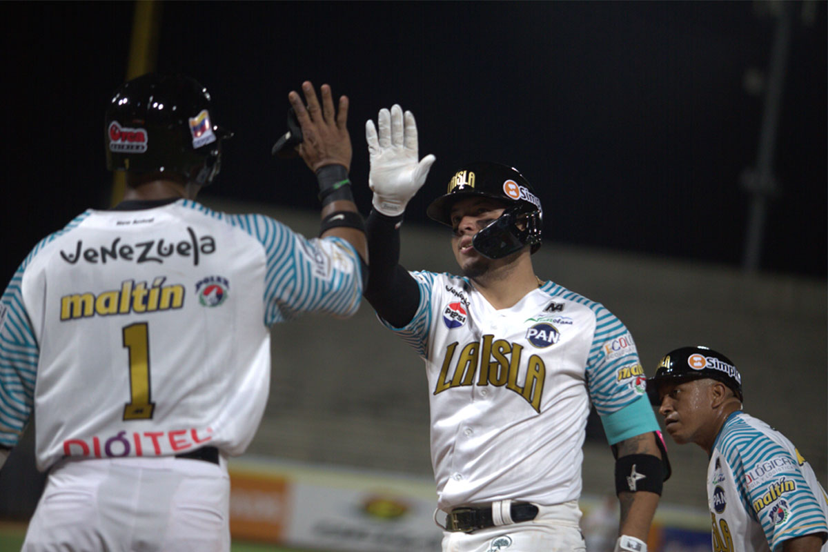 Carlos Pérez uno de los héroes del  Opening Day de la LVBP