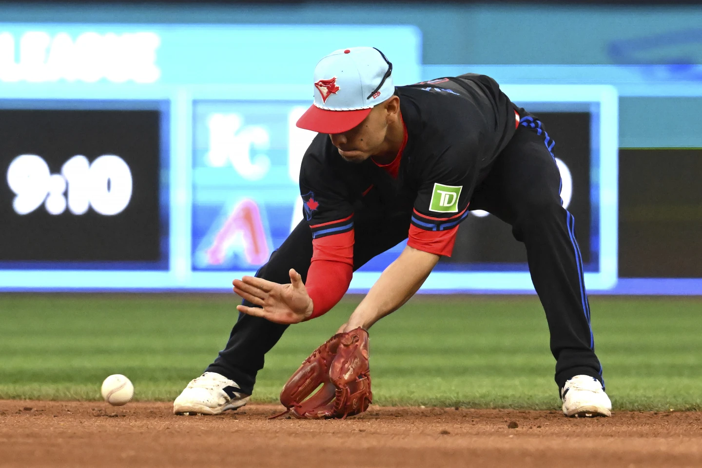 Andrés Giménez busca su cuarto Guante de Oro