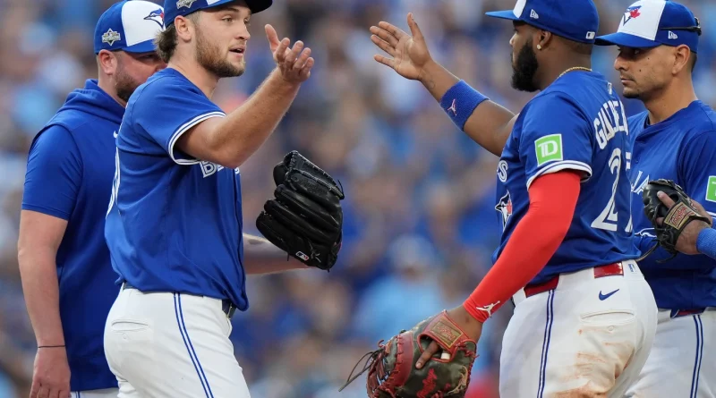 Trey Yesavage y Vladimir Guerrero Jr. guiaron el triunfo de los Azulejos sobre los Yankees