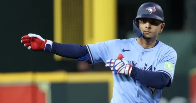 Andrés Giménez presente en duelo de Marineros vs. Azulejos Serie de Campeonato