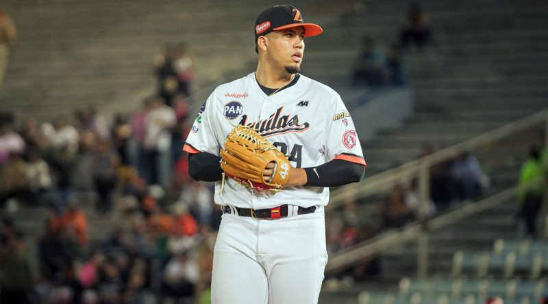 Andry Lara conduce la victoria de Águilas