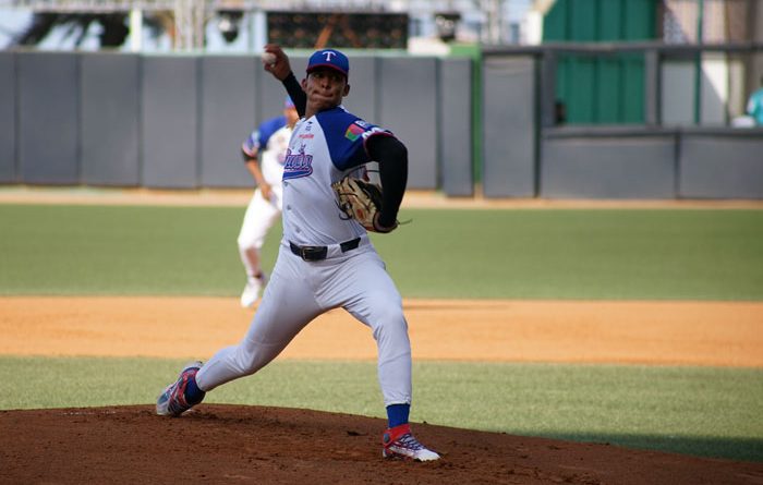 Luis Arejula de los Tiburones que dominó a Cardenales