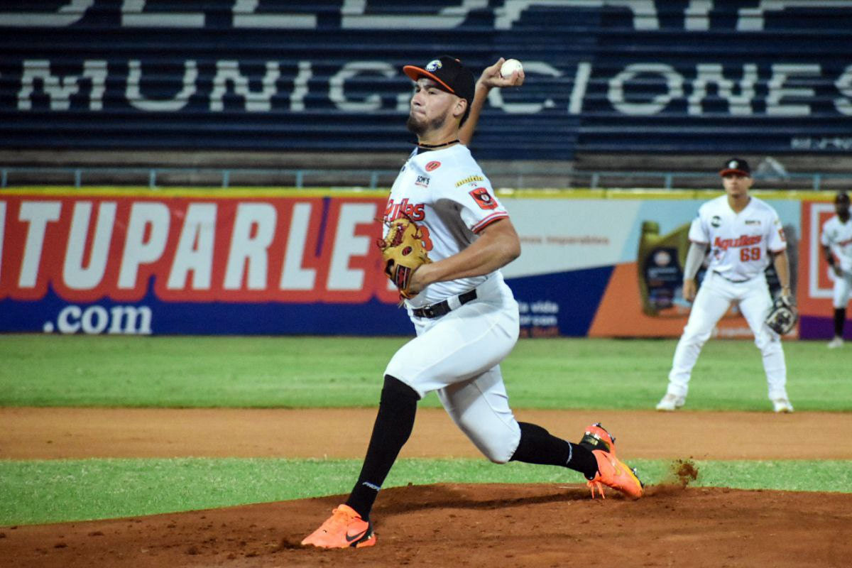 José Dávila ayudo a que las Águilas barrieran a los Bravos