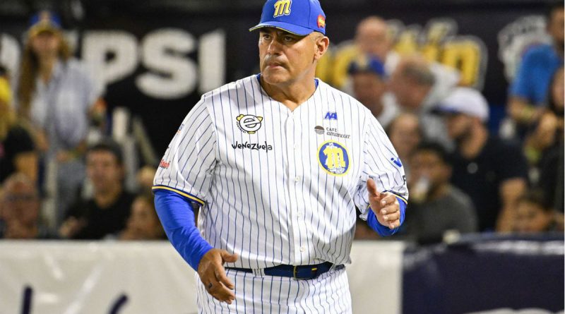 Eduardo Pérez ya no es el manager del Magallanes