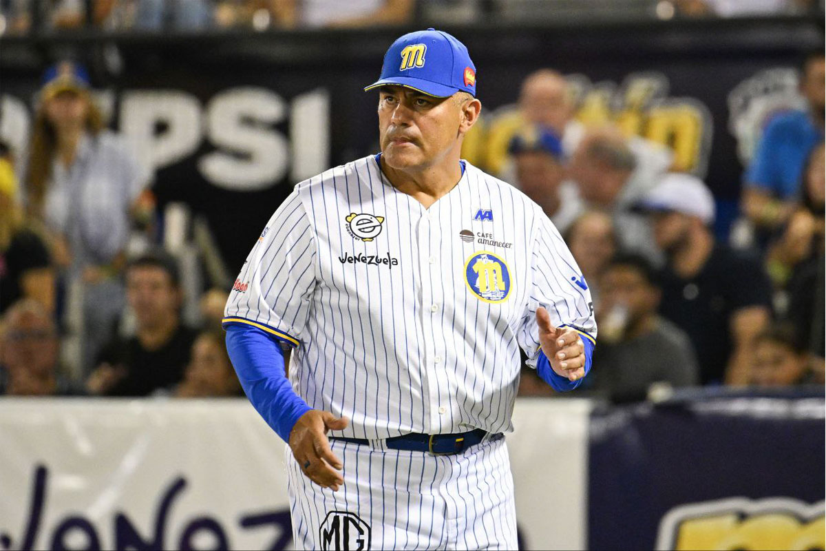 Eduardo Pérez ya no es el manager del Magallanes