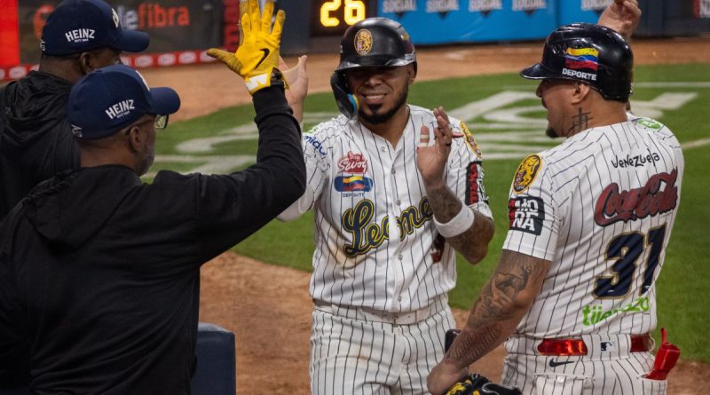 Leones del Caracas y Cardenales de Lara