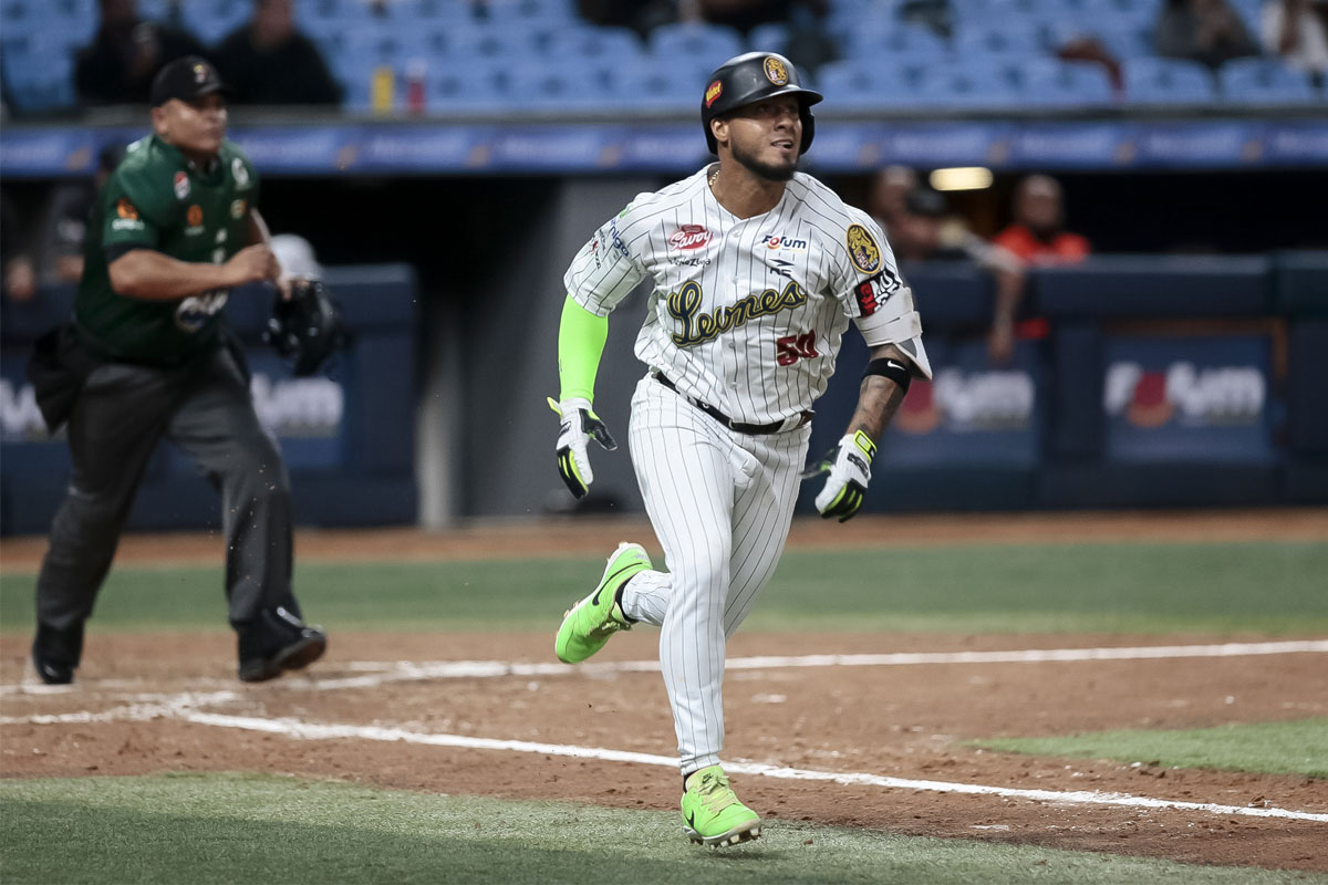Lenyn Sosa explosivo con un grand slam