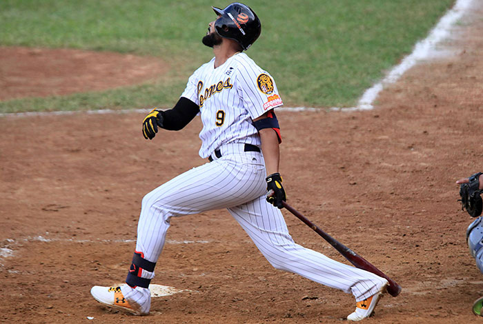 Los Leones vencen a Tigres con jonrón de José Rondón