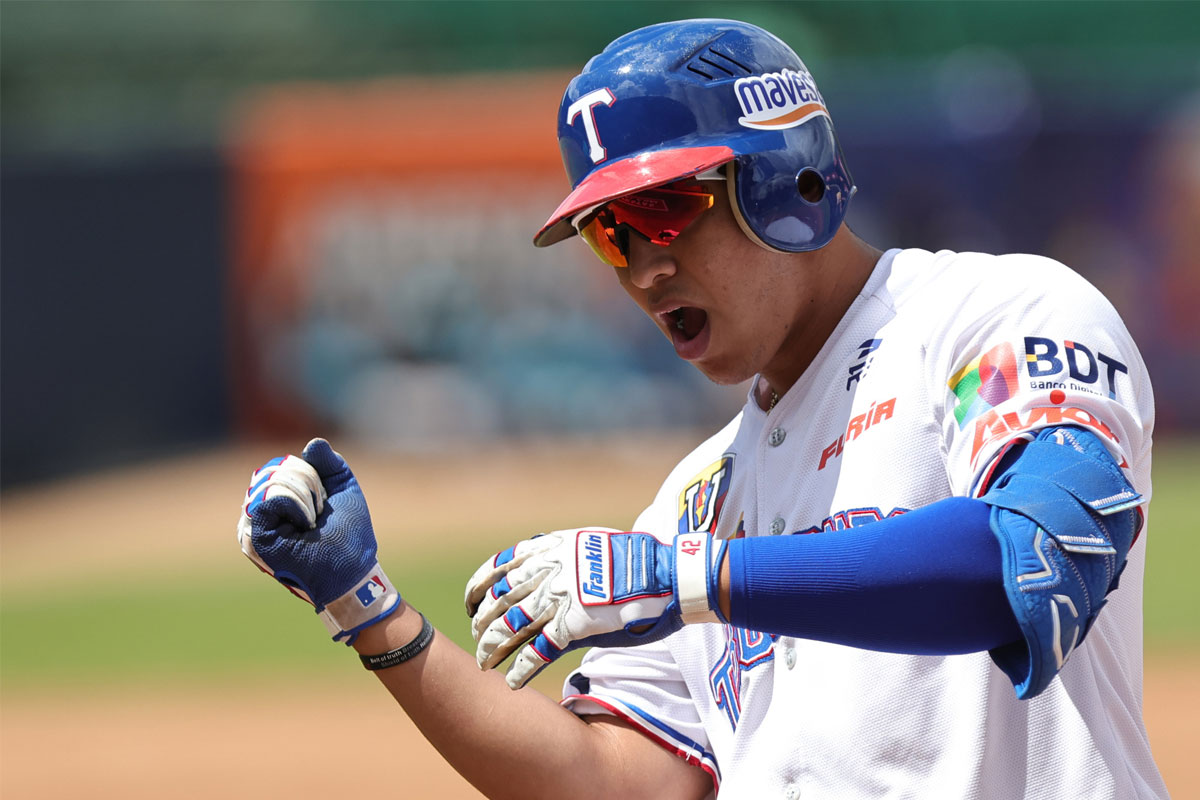 Jadher Areinamo metido entre los líderes finales de la LVBP 2025/26