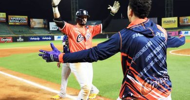 Herlis Rodríguez con jonrón Caribes clasifican en el juego del comodín LVBP