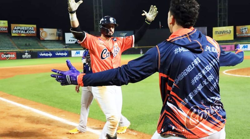 Herlis Rodríguez con jonrón Caribes clasifican en el juego del comodín LVBP