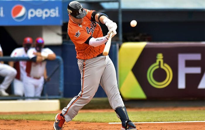 Balbino Fuenmayor en el juego del comodín entre Tigres vs. Caribes
