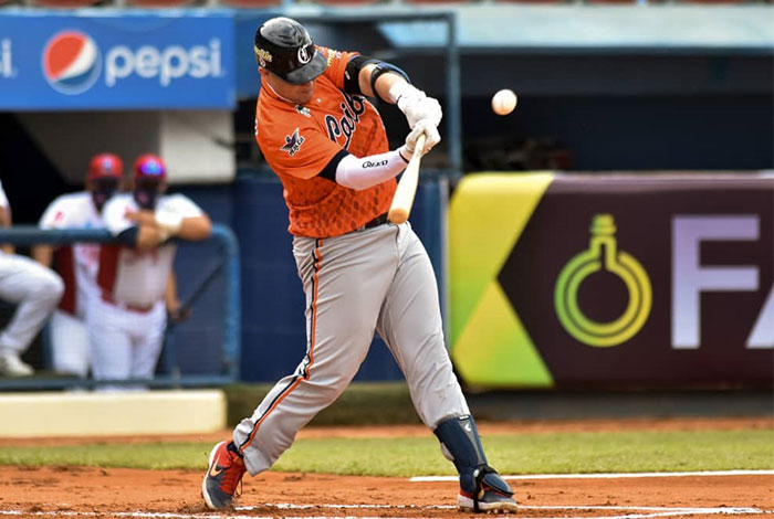 Balbino Fuenmayor en el juego del comodín entre Tigres vs. Caribes