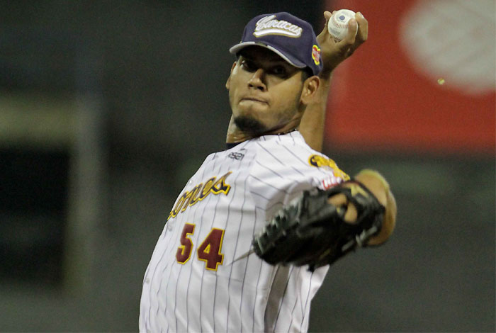 Leones evitaron la barrida con apoyo de Wilmer Font