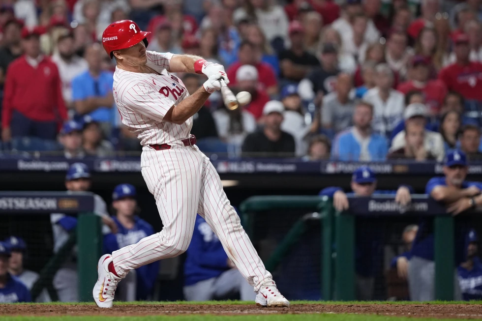 J.T. Realmuto firma contrato con los Filis