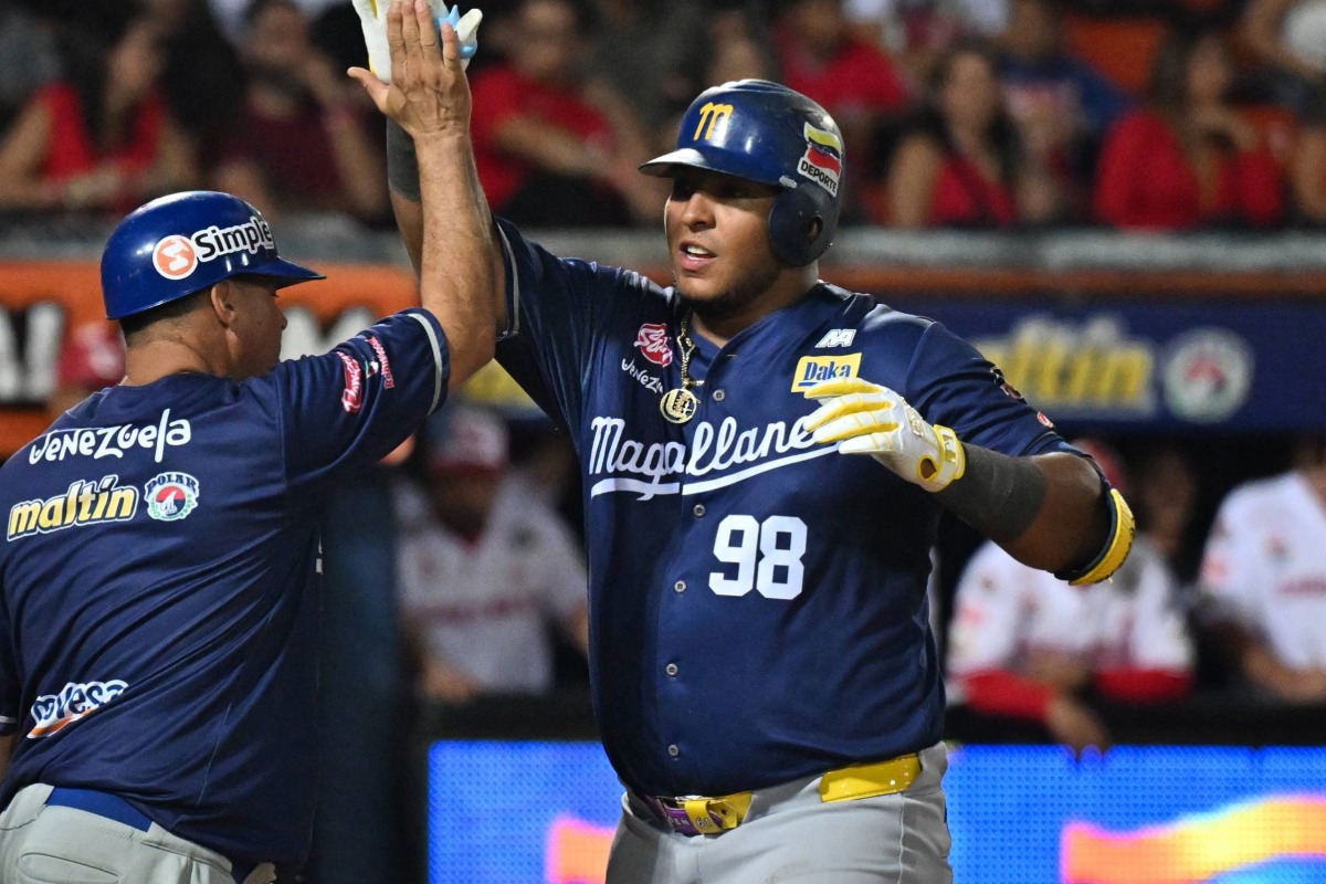 Leandro Cedeño figura del Magallanes que pega primero en la Gran Final