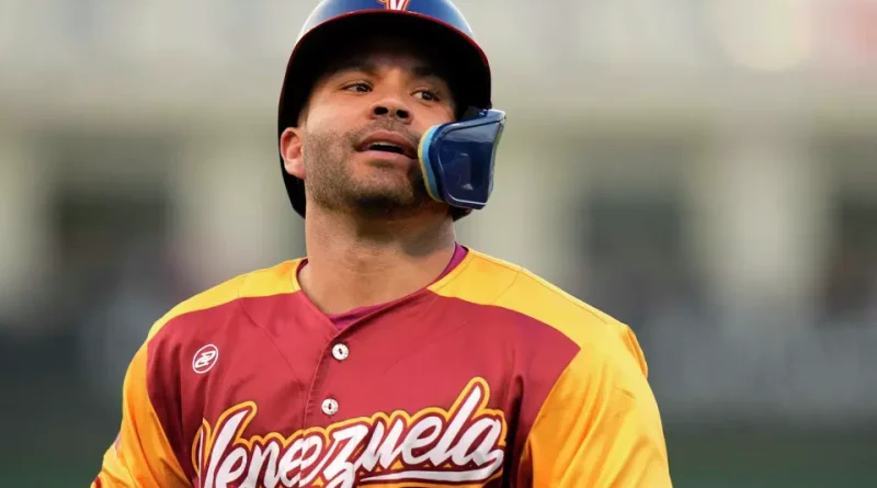 José Altuve se baja del Clásico Mundial de Béisbol 2026