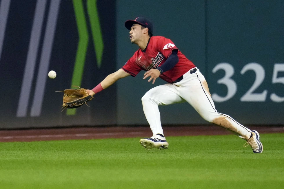 Steven Kwan podría ser cambiado al jardín central