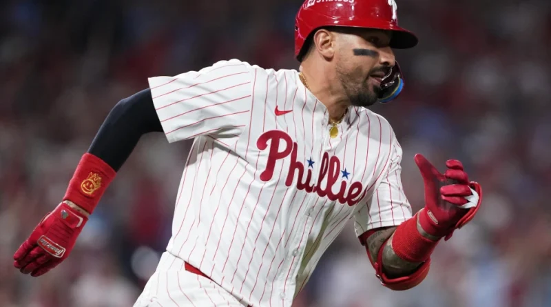 Nick Castellanos llega a los Padres en un nuevo comienzo