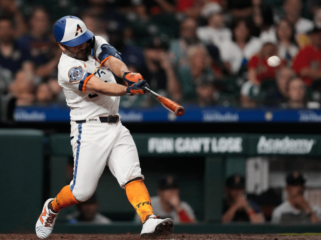 José Altuve en noche perfecta en triunfo de los Astros
