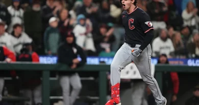 Chase DeLauter y Sal Stewart son los Jugadores de la Semana MLB