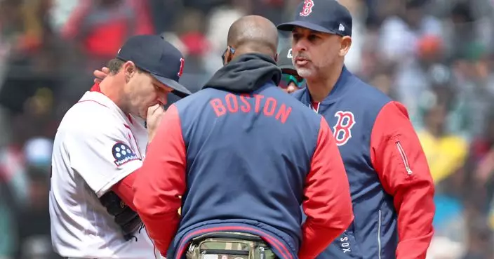 Sonny Gray sale del juego del Día de los Patriotas por lesión