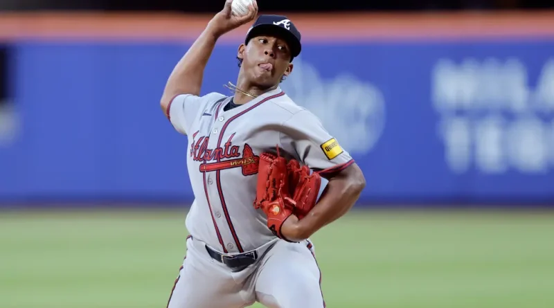 Didier Fuentes regresa a las Grandes Ligas con los Bravos