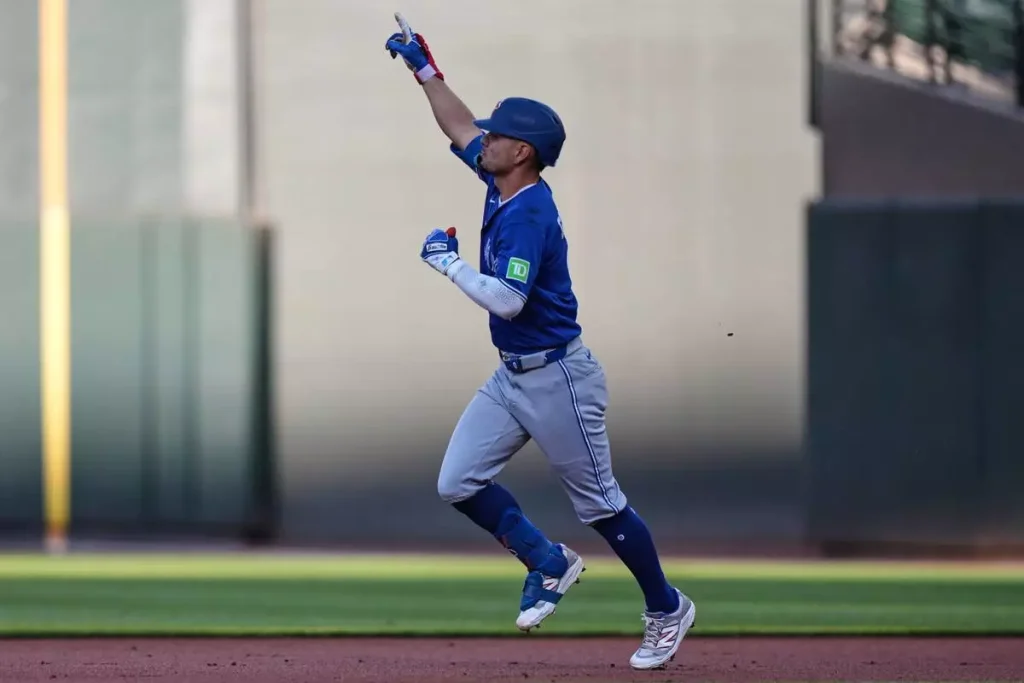 Giménez y Piñango guían a los Azulejos a un triunfo ante Orioles