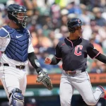 Brayan Rocchio triplica en triunfo y barrida de los Guardianes