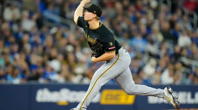 Mitch Keller guía a los Piratas en triunfo clave ante Toronto