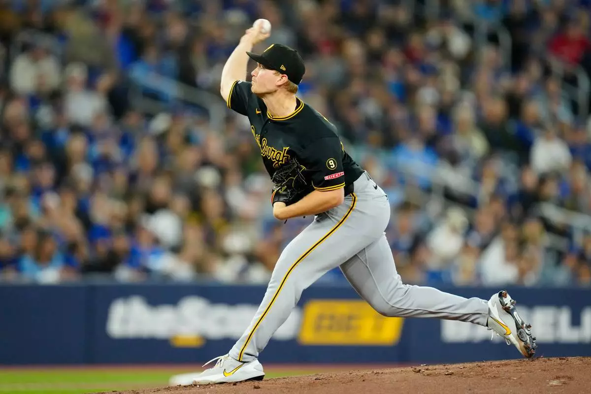 Mitch Keller guía a los Piratas en triunfo clave ante Toronto