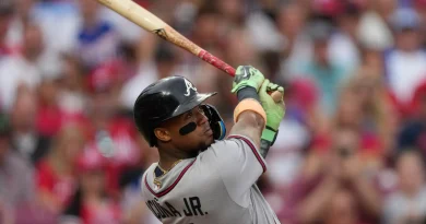 Ronald Acuña Jr. desata su poder y los Bravos someten a los Rojos
