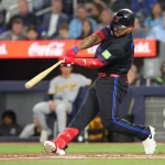 Yohendrick Piñango sigue rindiendo en triunfo de los Azulejos
