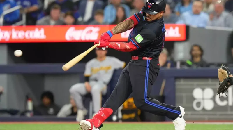 Yohendrick Piñango sigue rindiendo en triunfo de los Azulejos