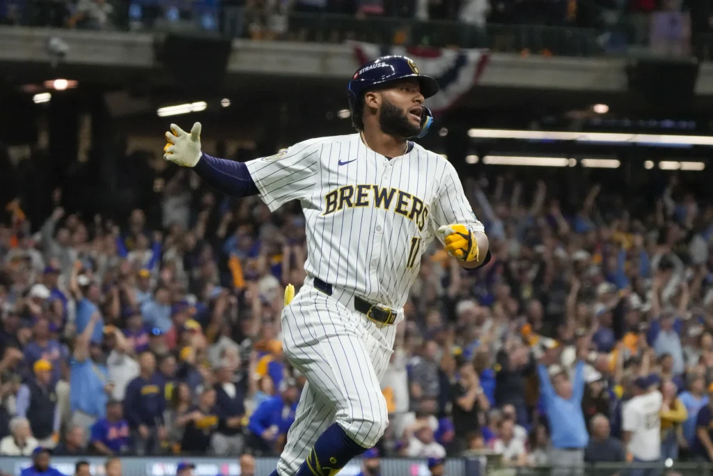 Jackson Chourio dos jonrones, pero los Cerveceros caen ante Filis